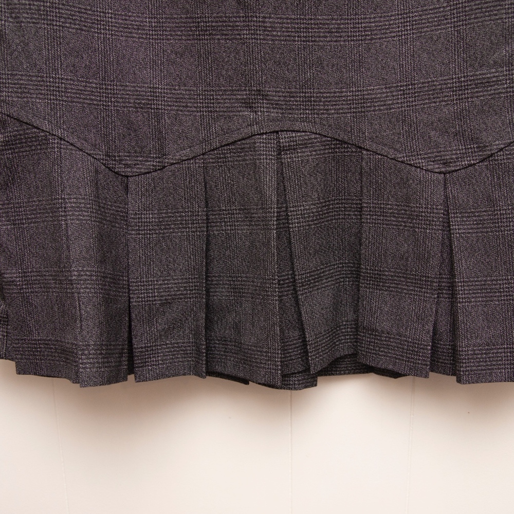 Pencil Skirt with Pleated bottom - Picture 3 of 7